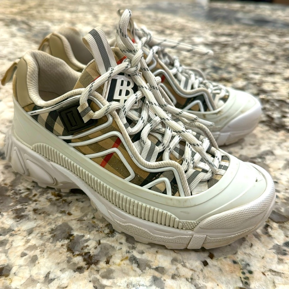Burberry Kids Shoes in Beige, White, and Black